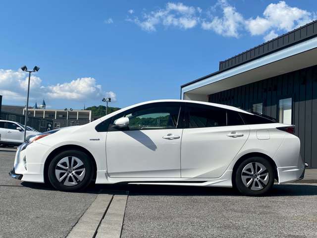 トヨタ プリウス １．８ Ｓ H29年 (近畿) 99