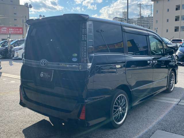 トヨタ ヴォクシー ２．０ ＺＳ 煌ＩＩ H29年 (近畿) 99