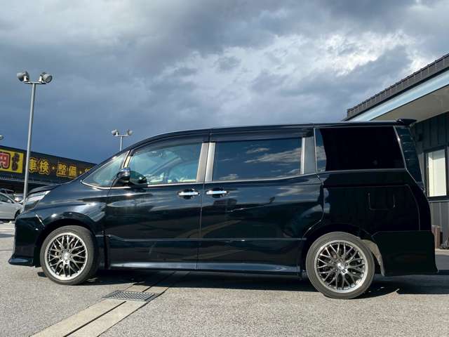 トヨタ ヴォクシー ２．０ ＺＳ 煌ＩＩ H29年 (近畿) 99
