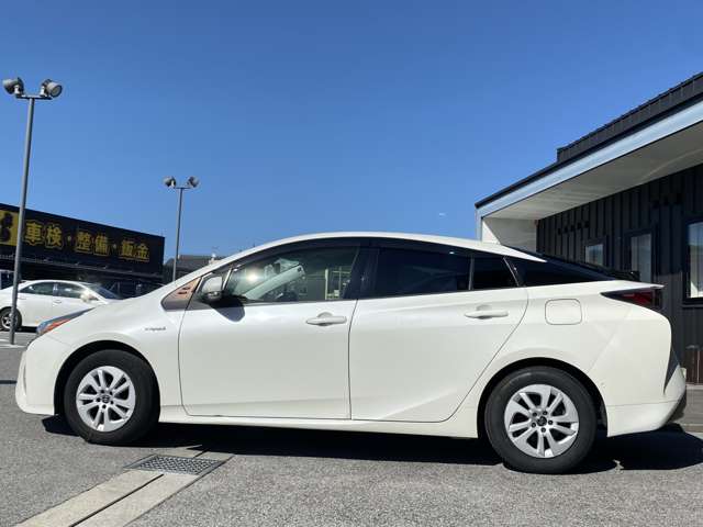 トヨタ プリウス １．８ Ｓ セーフティ プラス H29年 (近畿) 99