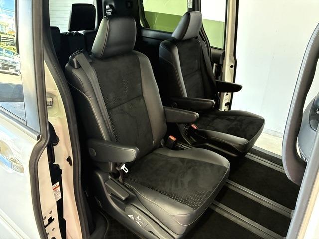 トヨタ ヴォクシー ２．０ ＺＳ 煌ＩＩＩ R4年 (中国) 99