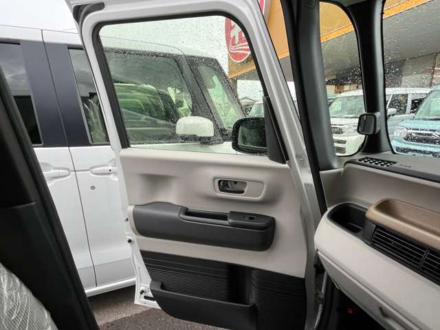 ホンダ Ｎ　ＢＯＸ ６６０ R8年 (四国) 99