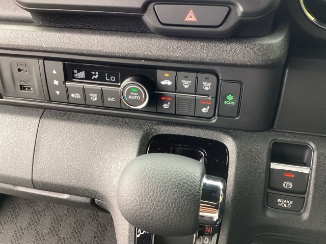ホンダ Ｎ　ＢＯＸ カスタム ６６０ ブラック スタイル R8年 (近畿) 99