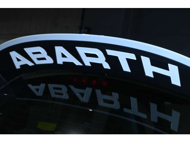 アバルト ６９５セッタンタアニヴェルサーリオ １．４ R2年 (関東) 99