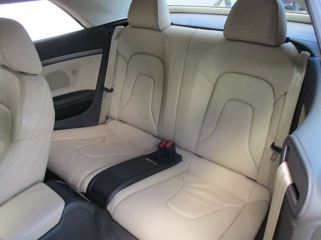アウディ Ａ５　カブリオレ ２．０ ＴＦＳＩ クワトロ ４ＷＤ H26年 (関東) 99
