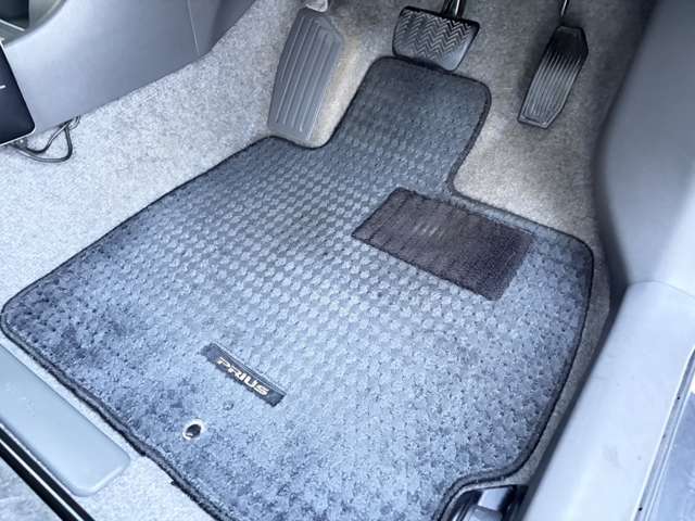 トヨタ プリウス １．８ Ｓ ＬＥＤエディション H23年 (近畿) 99