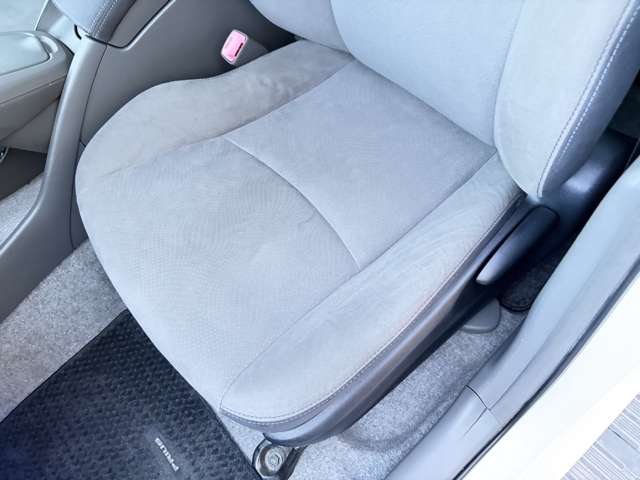 トヨタ プリウス １．８ Ｓ ＬＥＤエディション H23年 (近畿) 99