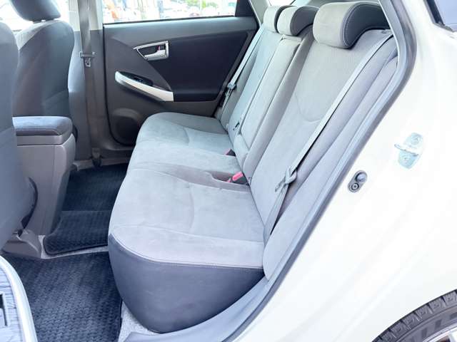 トヨタ プリウス １．８ Ｓ ＬＥＤエディション H23年 (近畿) 99