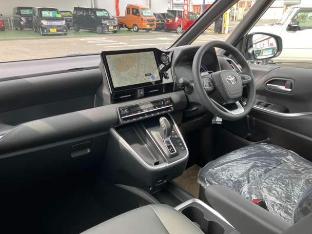トヨタ ノア １．８ ハイブリッド Ｓ－Ｚ R8年 (関東) 99