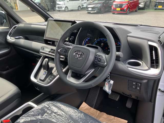 トヨタ ノア １．８ ハイブリッド Ｓ－Ｚ R8年 (関東) 99