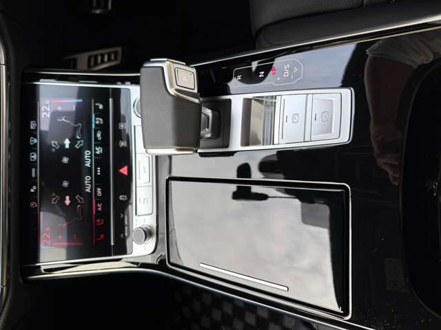 アウディ Ａ８ ５５ ＴＦＳＩ クワトロ ４ＷＤ R5年 (近畿) 99