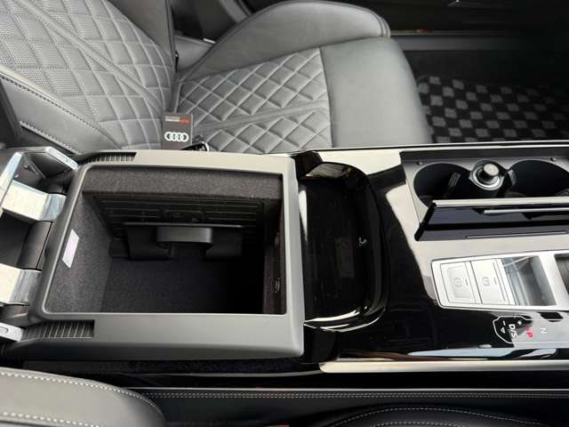 アウディ Ａ８ ５５ ＴＦＳＩ クワトロ ４ＷＤ R5年 (近畿) 99