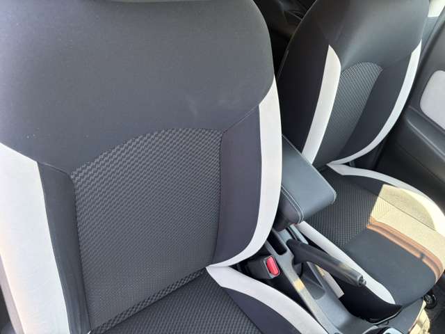 日産 ノート １．２ Ｅ－ＰＯＷＥＲ Ｘ H29年 (近畿) 99