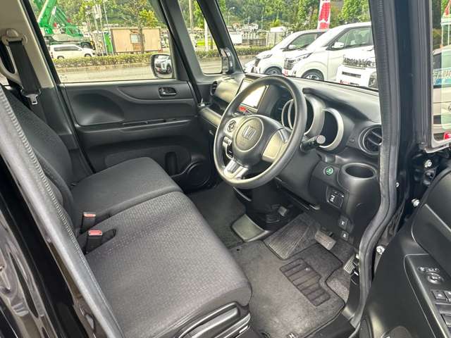 ホンダ Ｎ　ＢＯＸ ６６０ カスタムＧ H27年 (中国) 99