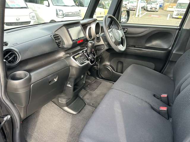 ホンダ Ｎ　ＢＯＸ ６６０ カスタムＧ H27年 (中国) 99