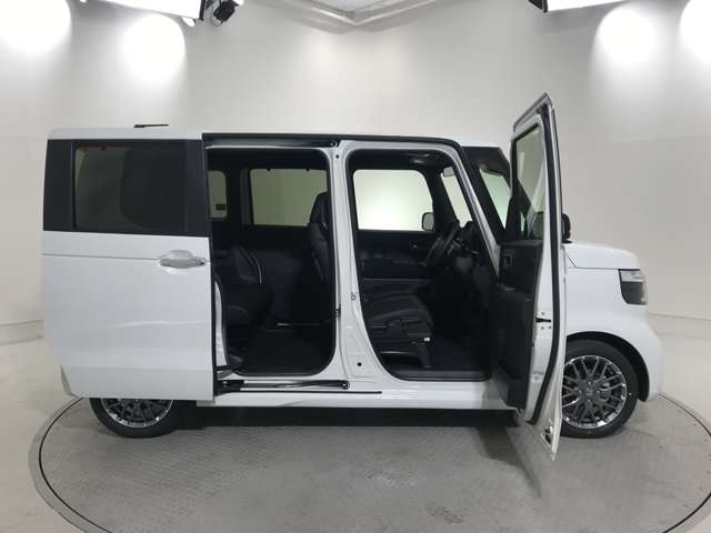 ホンダ Ｎ　ＢＯＸ カスタム ６６０ ターボ R8年 (近畿) 99