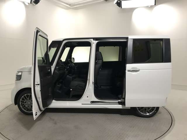 ホンダ Ｎ　ＢＯＸ カスタム ６６０ ターボ R8年 (近畿) 99