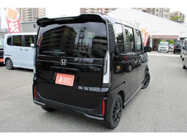 ホンダ Ｎ　ＢＯＸ カスタム ６６０ ブラック スタイル R8年 (近畿) 99
