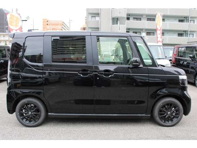 ホンダ Ｎ　ＢＯＸ カスタム ６６０ ブラック スタイル R8年 (近畿) 99