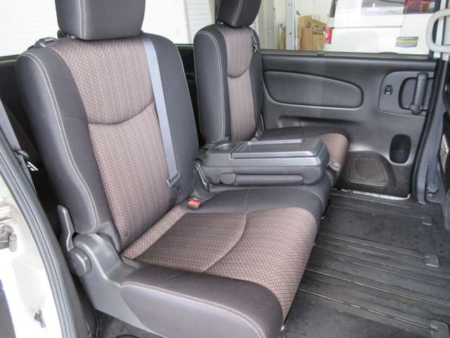 日産 セレナ ２．０ ハイウェイスター Ｖセレクション＋ＳＡＦＥＴＹ Ｓ－ＨＹＢＲＩＤ H27年 (関東) 99
