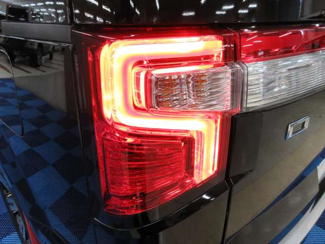 三菱 デリカ　Ｄ：５ ２．２ Ｇ パワーパッケージ ディーゼルターボ ４ＷＤ R1年 (関東) 99