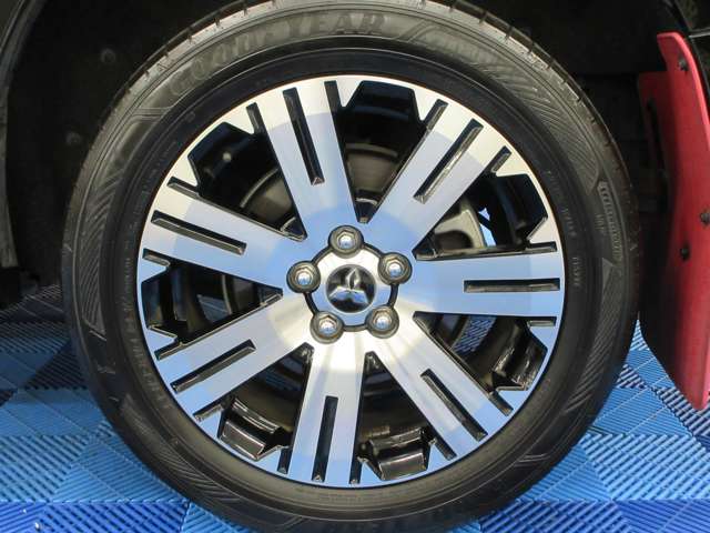 三菱 デリカ　Ｄ：５ ２．２ Ｇ パワーパッケージ ディーゼルターボ ４ＷＤ R1年 (関東) 99