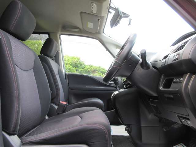 日産 セレナ ２．０ ハイウェイスター Ｖセレクション ４ＷＤ H25年 (関東) 99