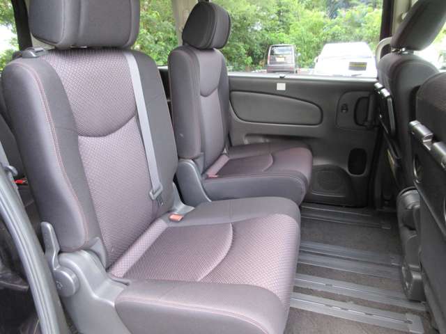 日産 セレナ ２．０ ハイウェイスター Ｖセレクション ４ＷＤ H25年 (関東) 99