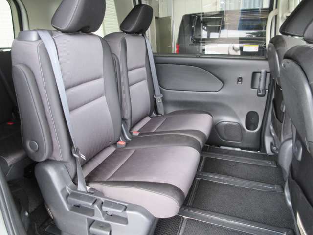 日産 セレナ １．２ Ｅ－ＰＯＷＥＲ ハイウェイスター Ｖ R1年 (関東) 99