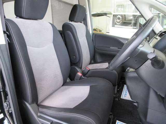 日産 セレナ ２．０ ライダー ブラックラインＺＺ Ｓ－ＨＹＢＲＩＤ H26年 (関東) 99