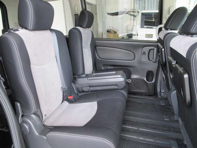 日産 セレナ ２．０ ライダー ブラックラインＺＺ Ｓ－ＨＹＢＲＩＤ H26年 (関東) 99