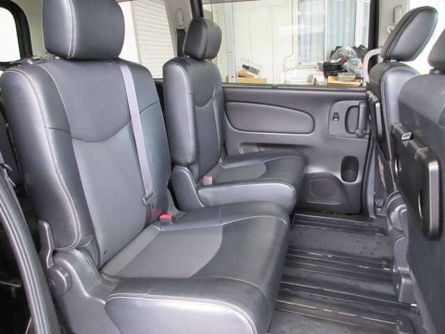 日産 セレナ ２．０ ハイウェイスター Ｖセレクション＋ＳＡＦＥＴＹＩＩ Ｓ－ＨＹＢＲＩＤ H27年 (関東) 99