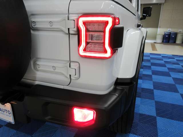 ジープ ラングラー　アンリミテッド アンリミテッド サハラ ２．０Ｌ ４ＷＤ R2年 (関東) 99