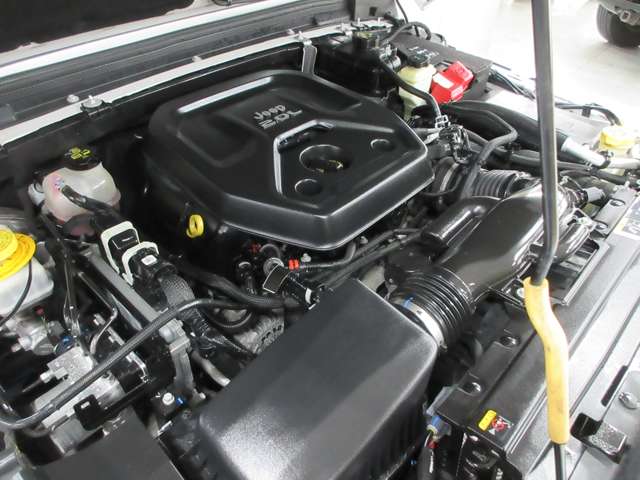 ジープ ラングラー　アンリミテッド アンリミテッド サハラ ２．０Ｌ ４ＷＤ R2年 (関東) 99