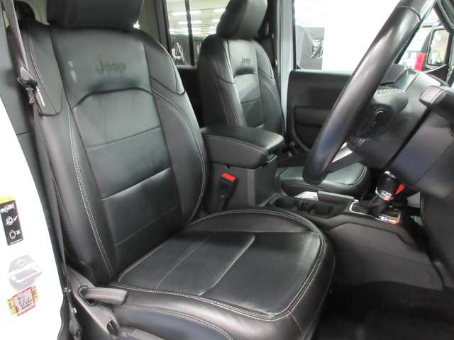 ジープ ラングラー　アンリミテッド アンリミテッド サハラ ２．０Ｌ ４ＷＤ R2年 (関東) 99
