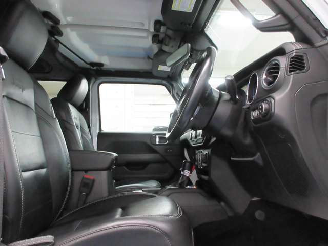 ジープ ラングラー　アンリミテッド アンリミテッド サハラ ２．０Ｌ ４ＷＤ R2年 (関東) 99