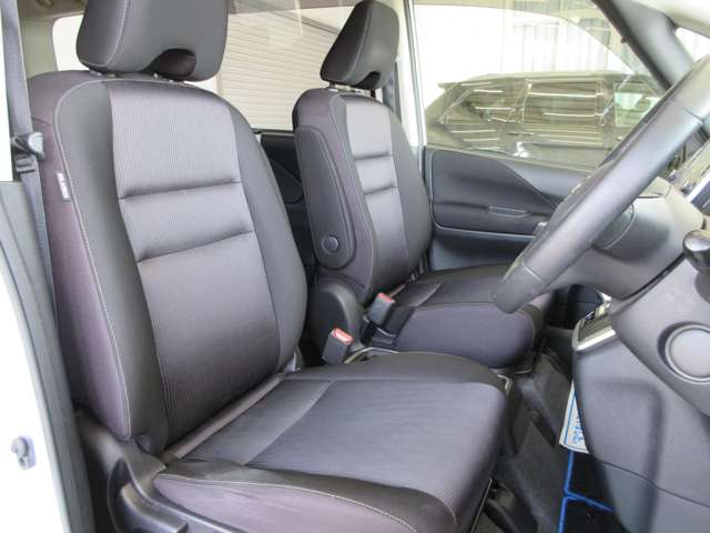 日産 セレナ １．２ Ｅ－ＰＯＷＥＲ ハイウェイスター Ｖ R1年 (関東) 99