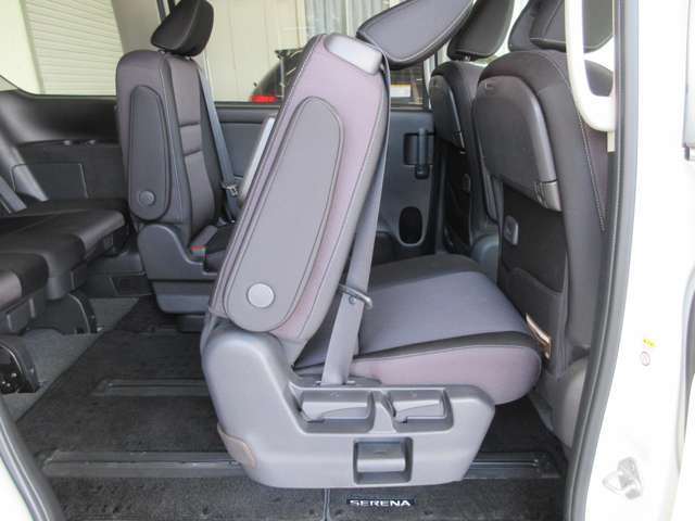 日産 セレナ １．２ Ｅ－ＰＯＷＥＲ ハイウェイスター Ｖ R1年 (関東) 99