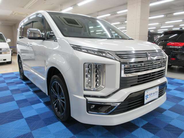 三菱 デリカ　Ｄ：５ アーバンギア ２．２ Ｇ パワーパッケージ ディーゼルターボ ４ＷＤ R1年 (関東) 99