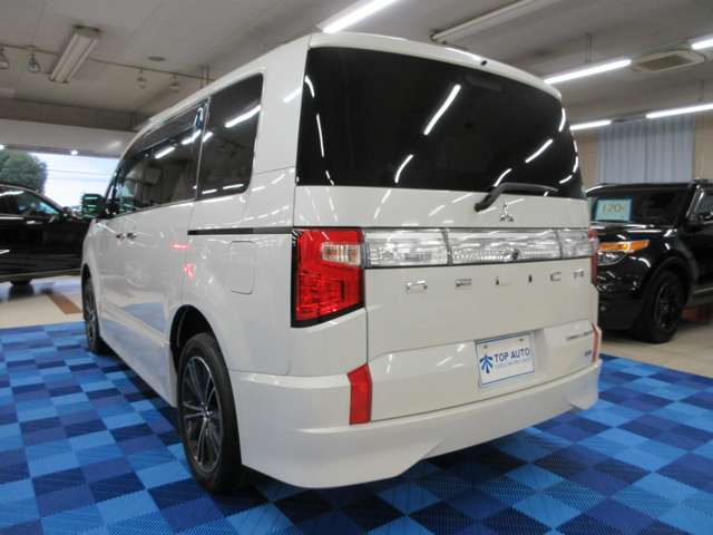 三菱 デリカ　Ｄ：５ アーバンギア ２．２ Ｇ パワーパッケージ ディーゼルターボ ４ＷＤ R1年 (関東) 99
