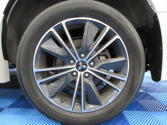 三菱 デリカ　Ｄ：５ アーバンギア ２．２ Ｇ パワーパッケージ ディーゼルターボ ４ＷＤ R1年 (関東) 99