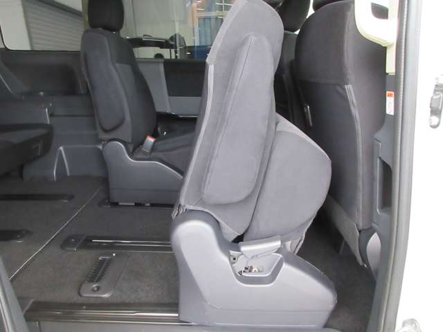 三菱 デリカ　Ｄ：５ ２．４ Ｇ プレミアム ４ＷＤ H24年 (関東) 99