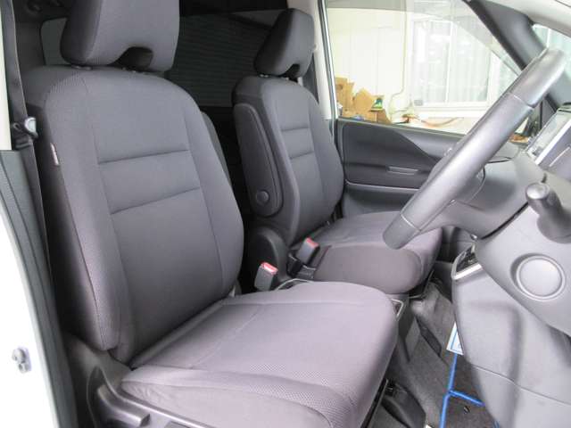 日産 セレナ １．２ Ｅ－ＰＯＷＥＲ ＸＶ H30年 (関東) 99