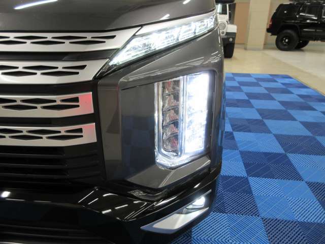 三菱 デリカ　Ｄ：５ ２．２ Ｇ パワーパッケージ ディーゼルターボ ４ＷＤ R1年 (関東) 99
