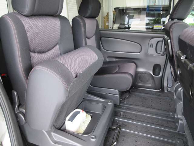 日産 セレナ ２．０ ハイウェイスター Ｖセレクション H23年 (関東) 99