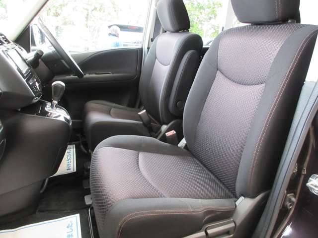 日産 セレナ ２．０ ハイウェイスター Ｖセレクション H23年 (関東) 99