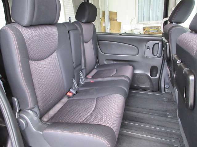 日産 セレナ ２．０ ハイウェイスター Ｖセレクション H23年 (関東) 99