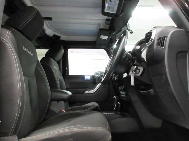 ジープ ラングラー サハラ ４ＷＤ H28年 (関東) 99