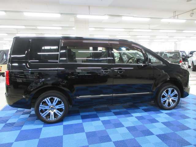 三菱 デリカ　Ｄ：５ ２．２ Ｇ パワーパッケージ ディーゼルターボ ４ＷＤ R1年 (関東) 99