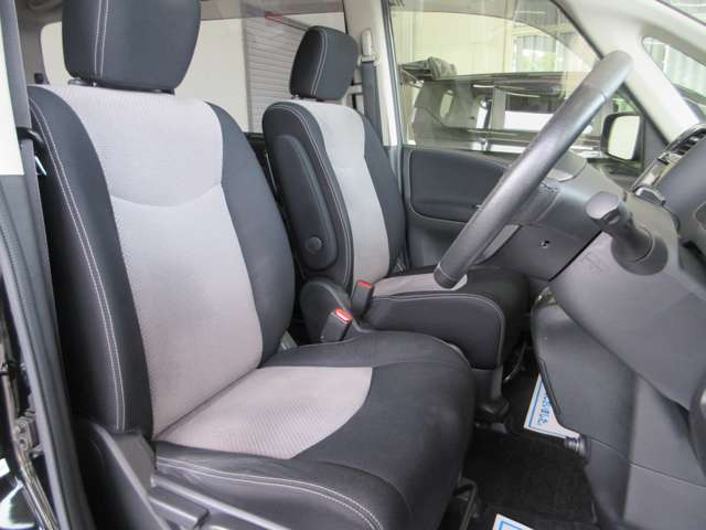 日産 セレナ ２．０ ライダー ブラックライン Ｓ－ＨＹＢＲＩＤ H25年 (関東) 99
